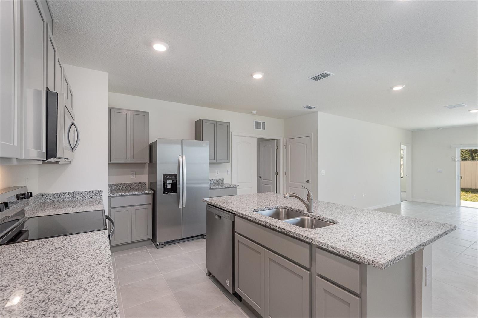 1026 VICTORIA PARC AVE, ORANGE CITY, FL, 32763