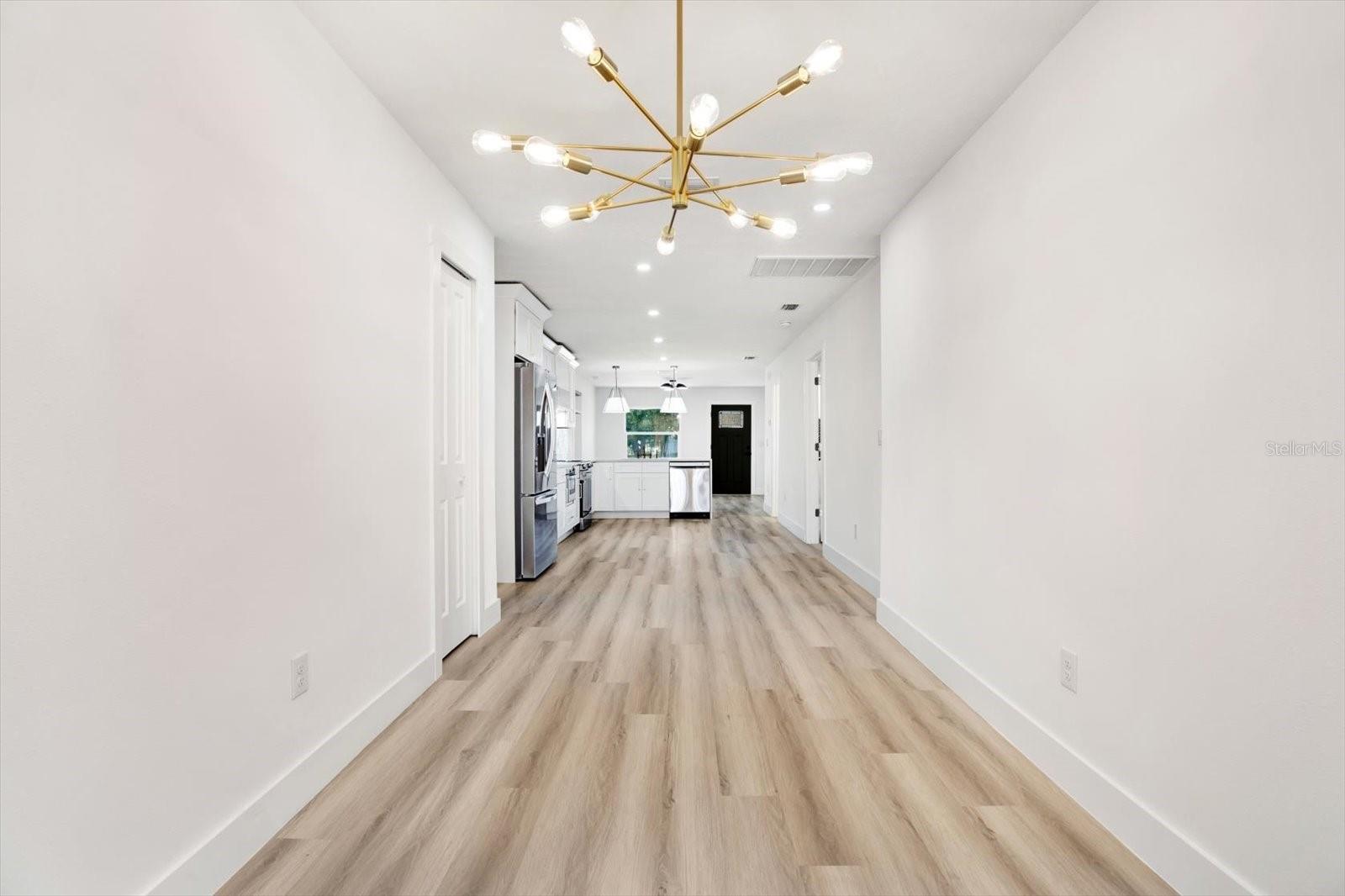 2905 W COLLINS ST, TAMPA, FL, 33607