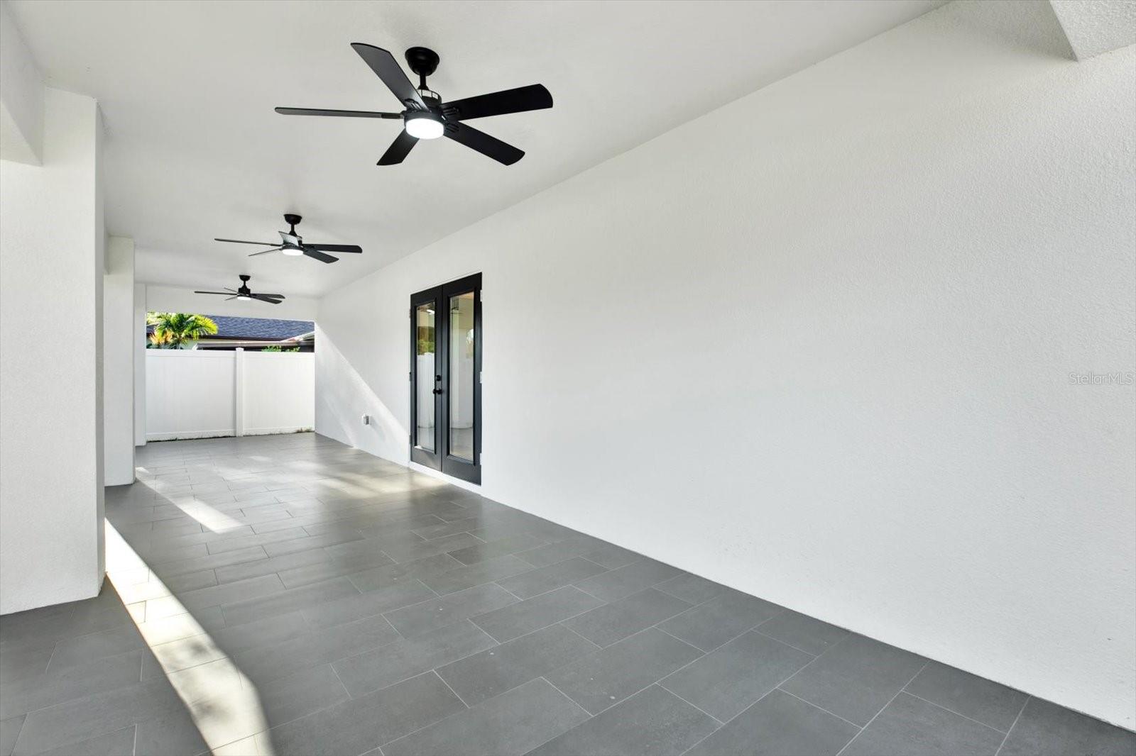 2905 W COLLINS ST, TAMPA, FL, 33607