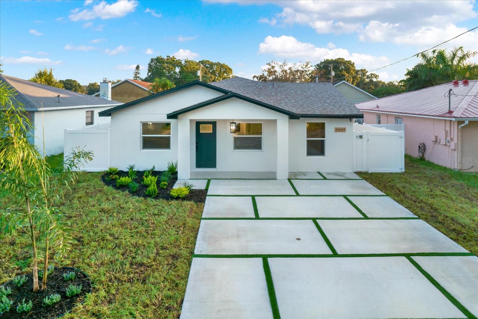 2905 W COLLINS ST, TAMPA, FL, 33607