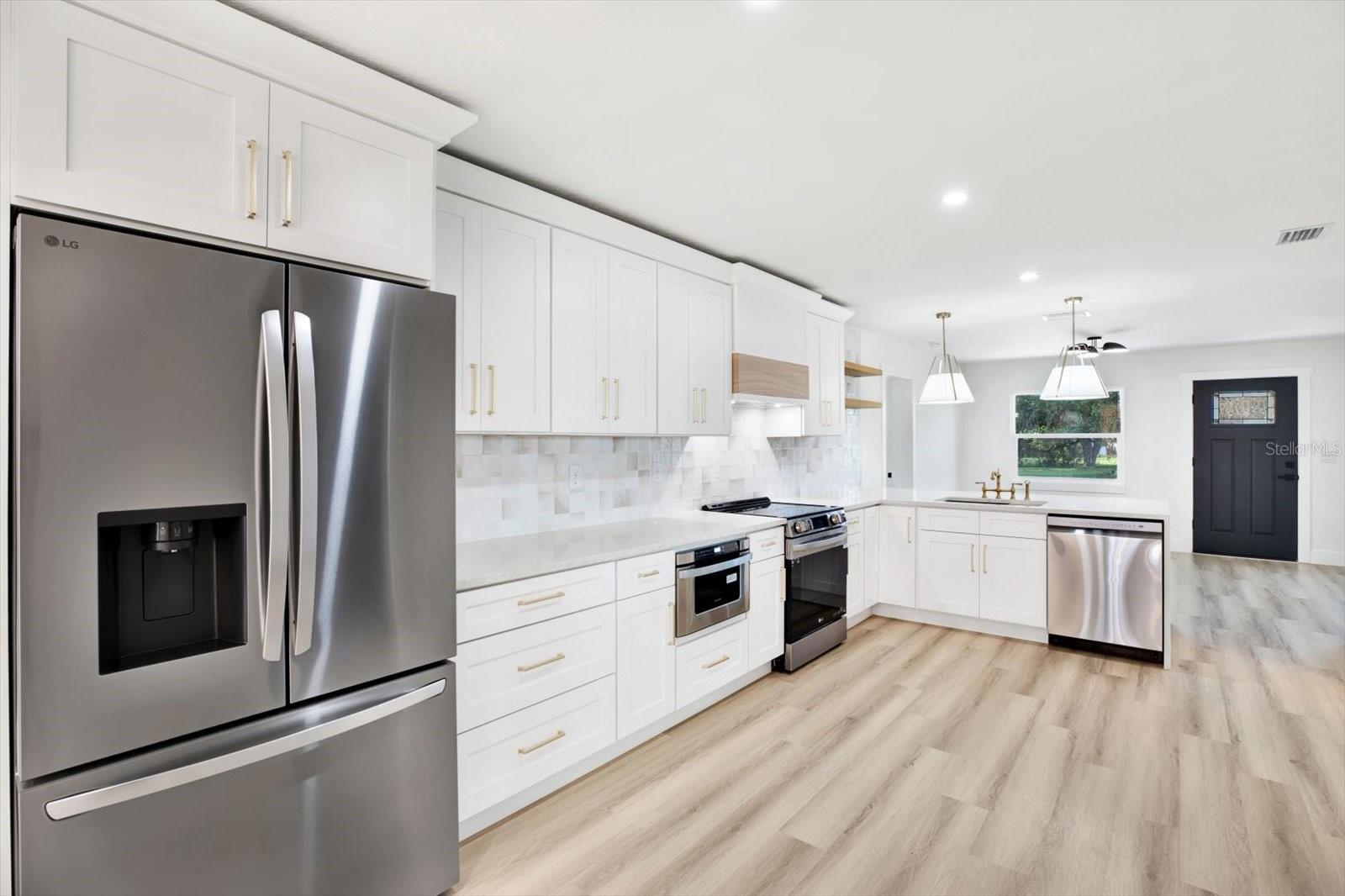 2905 W COLLINS ST, TAMPA, FL, 33607