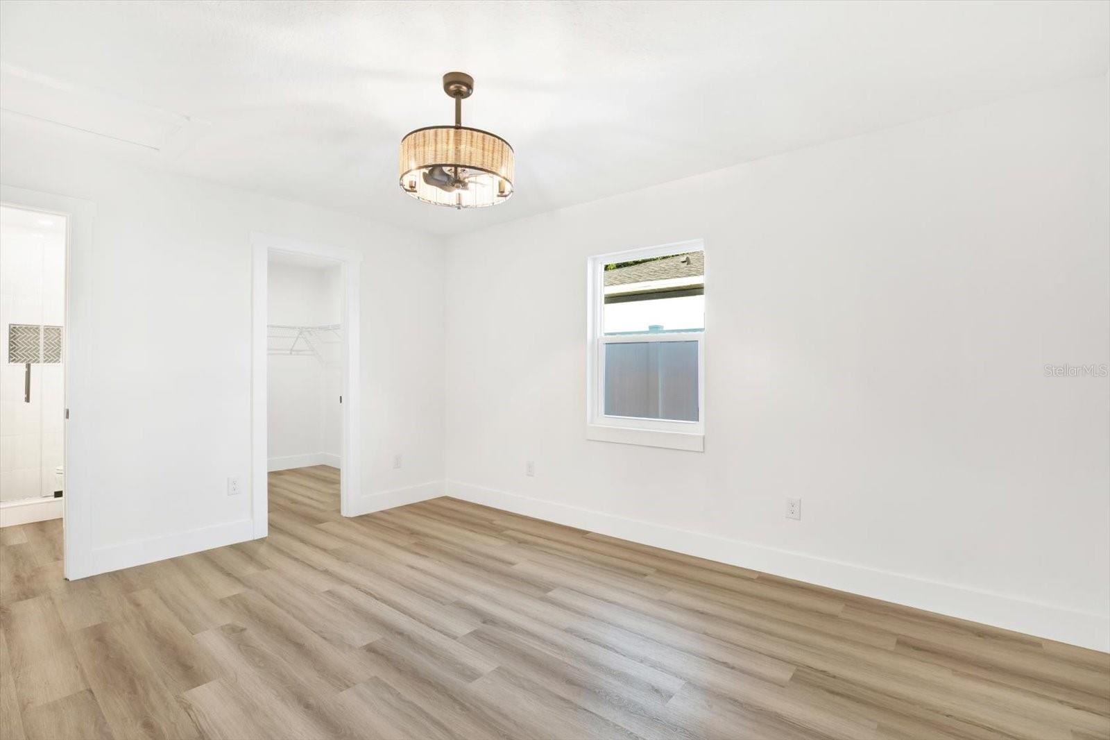 2905 W COLLINS ST, TAMPA, FL, 33607