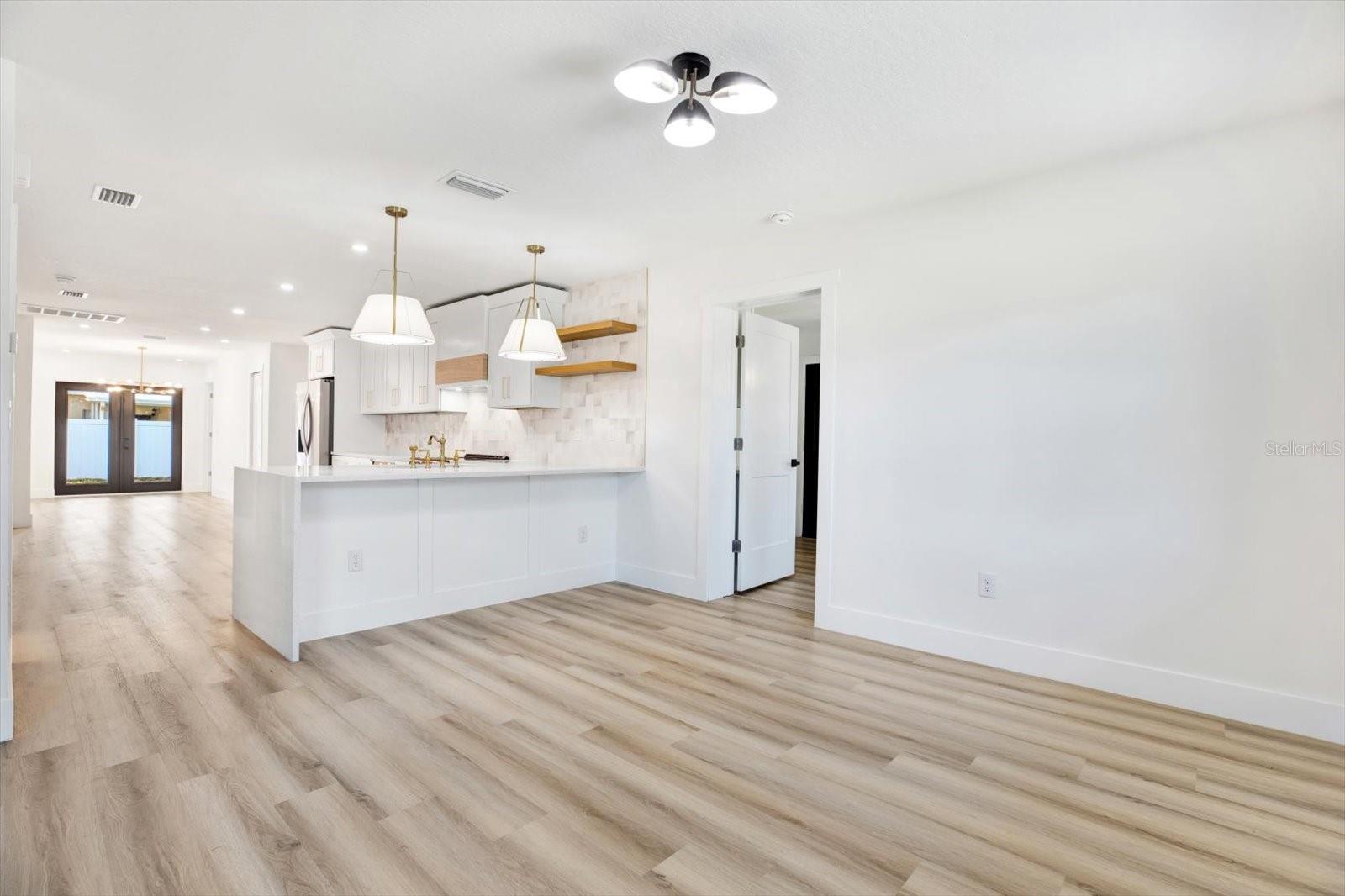 2905 W COLLINS ST, TAMPA, FL, 33607