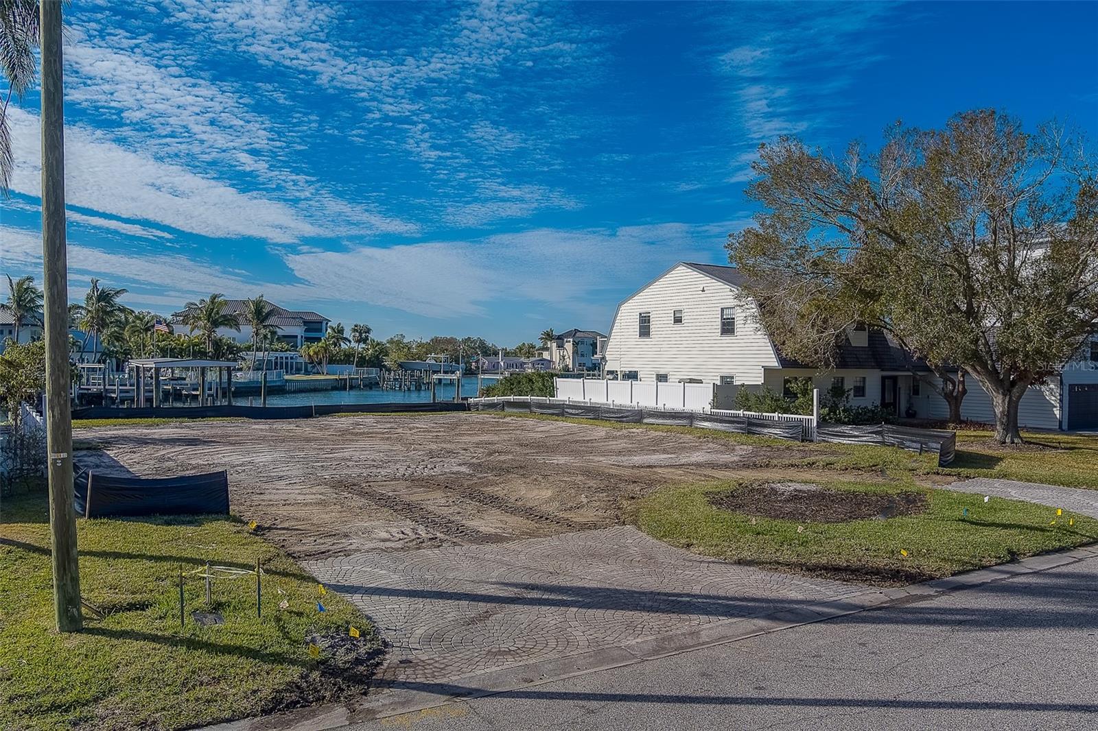 21 N PINE CIR, BELLEAIR, FL, 33756