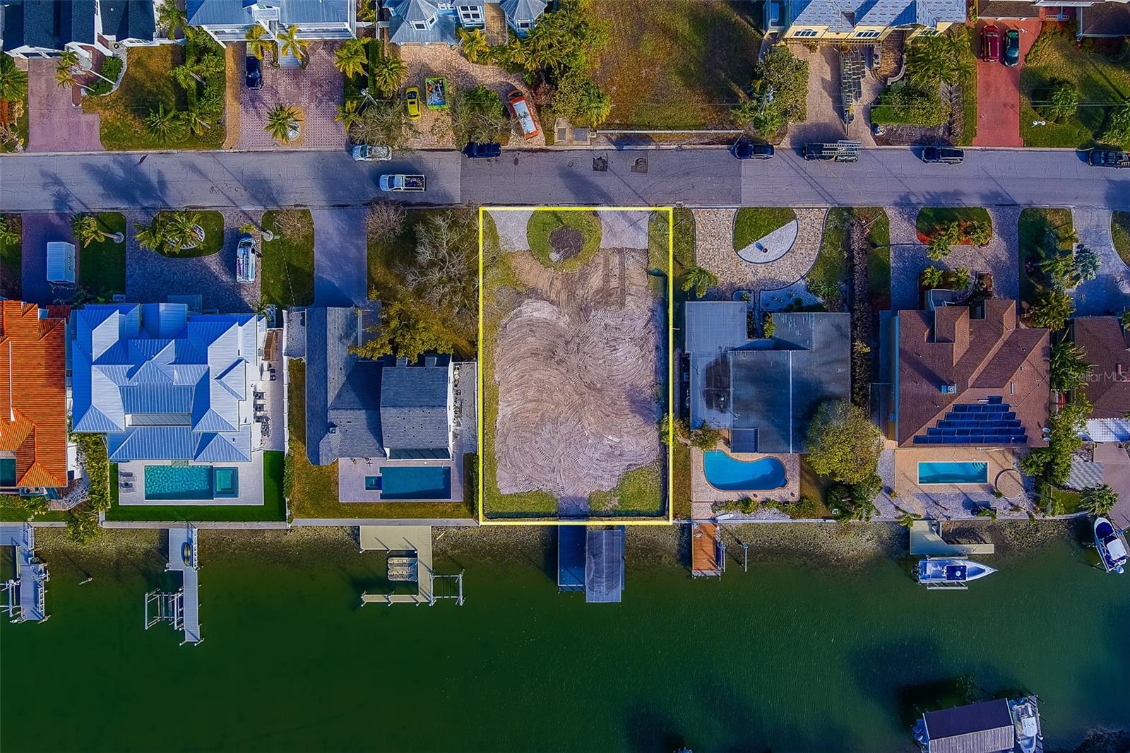 21 N PINE CIR, BELLEAIR, FL, 33756