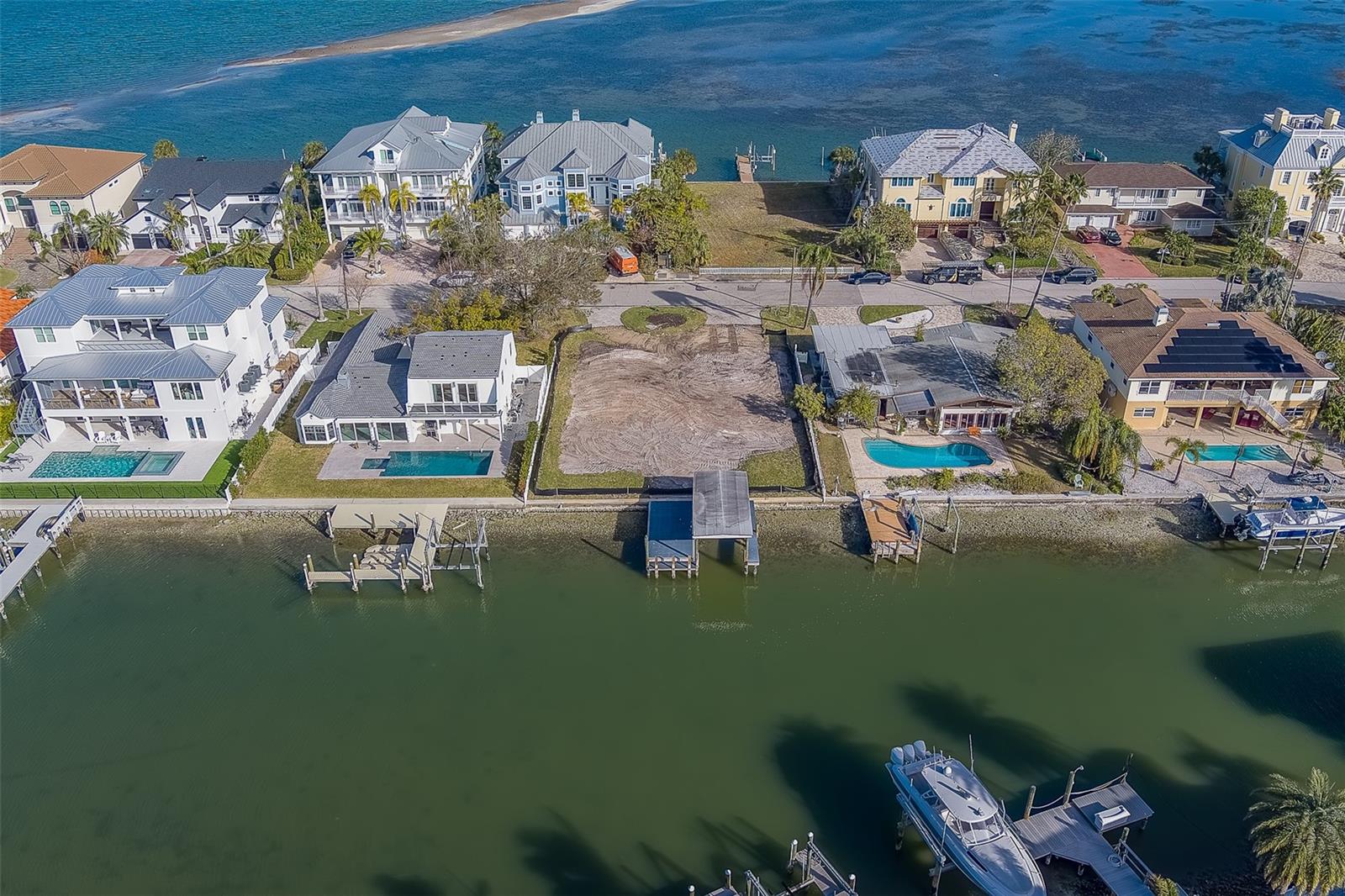 21 N PINE CIR, BELLEAIR, FL, 33756