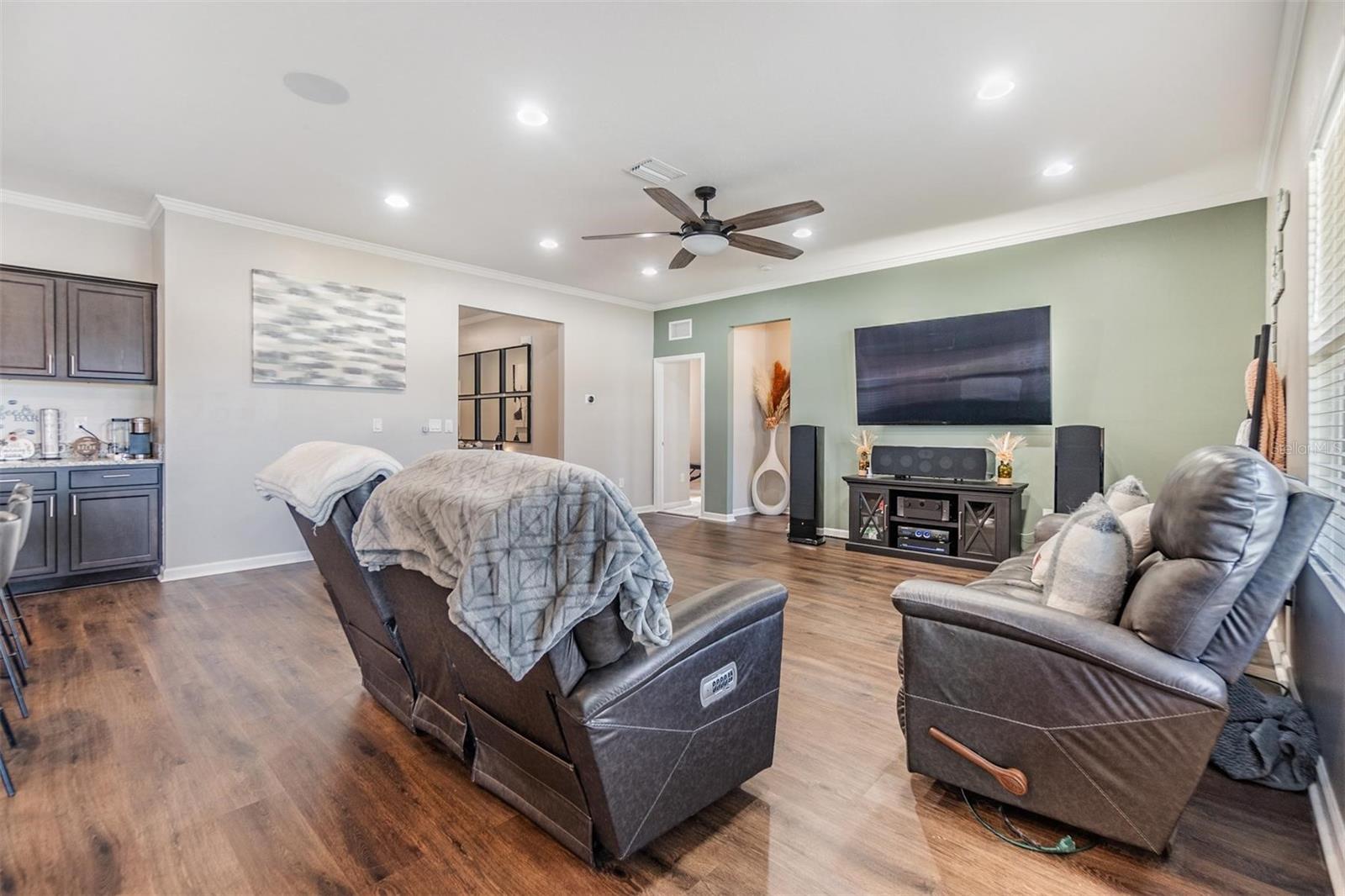 701 GARDEN OAKS SQ, SEFFNER, FL, 33584