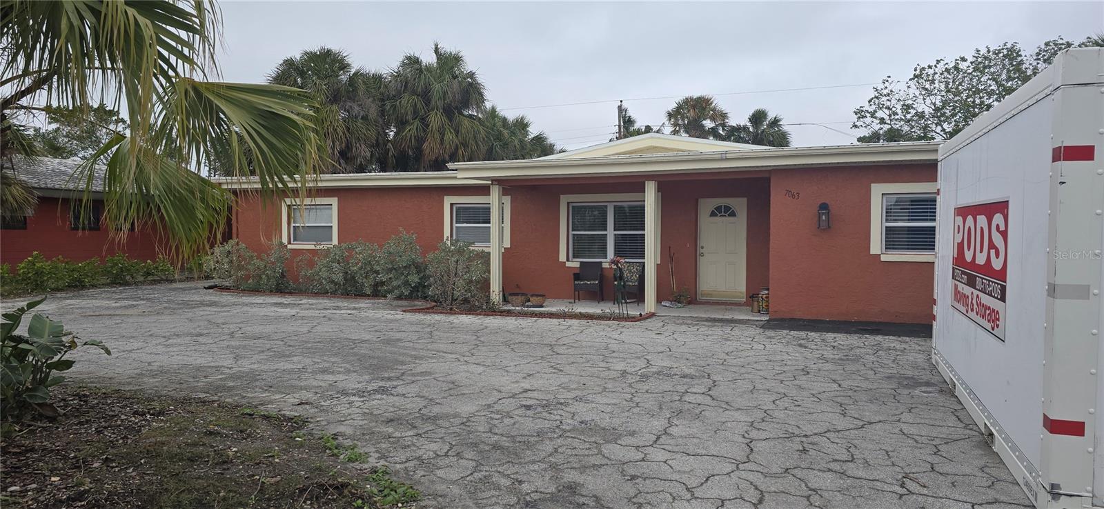 7063 S SHORE DR S, ST PETERSBURG, FL, 33707