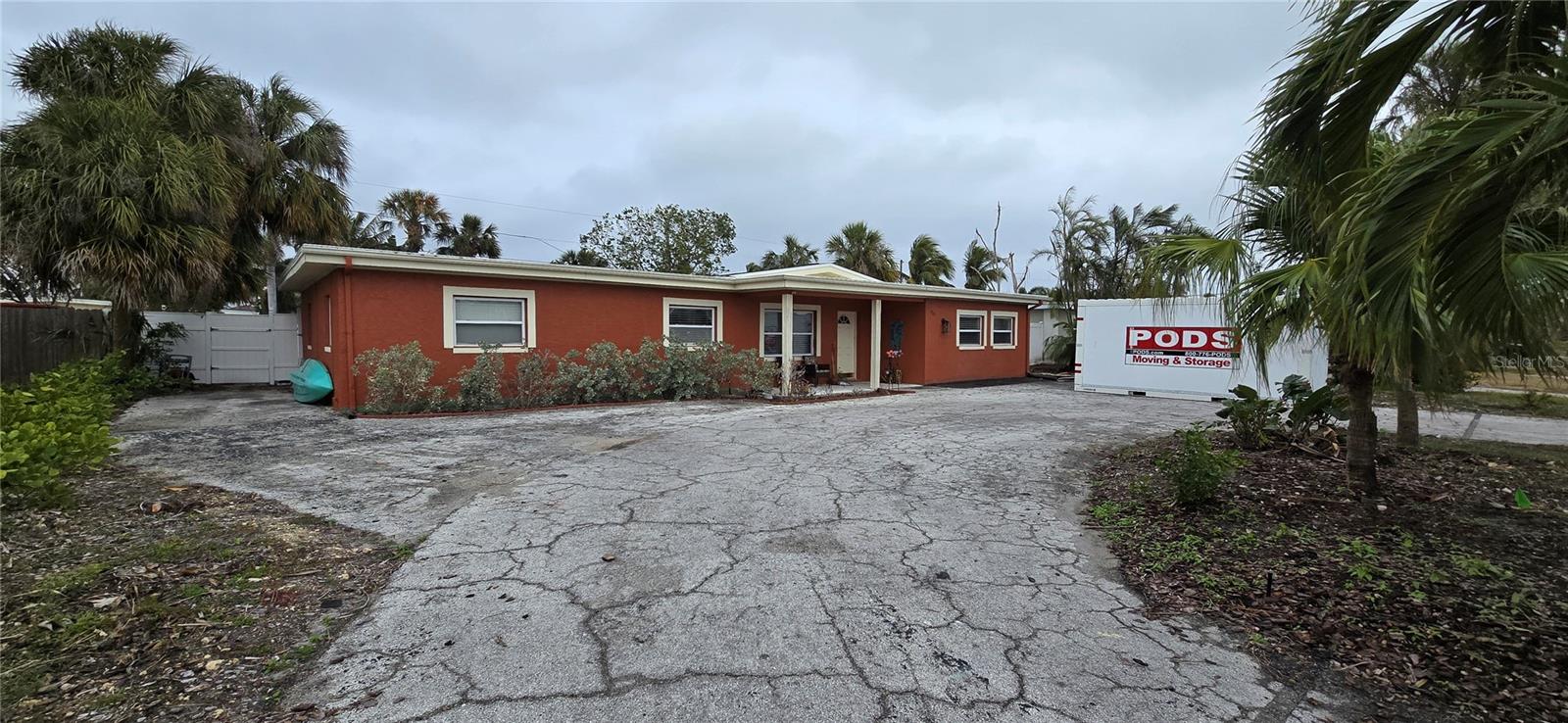 7063 S SHORE DR S, ST PETERSBURG, FL, 33707