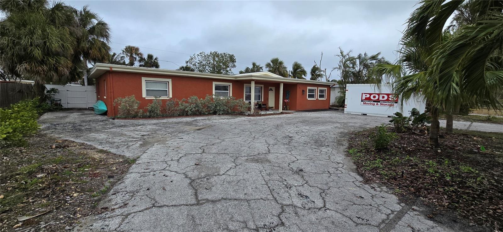 7063 S SHORE DR S, ST PETERSBURG, FL, 33707