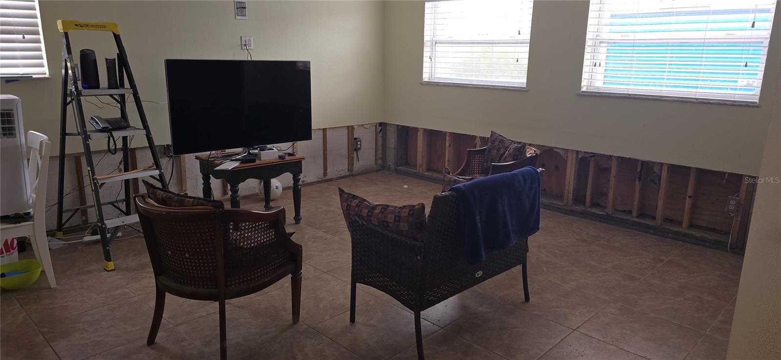 7063 S SHORE DR S, ST PETERSBURG, FL, 33707