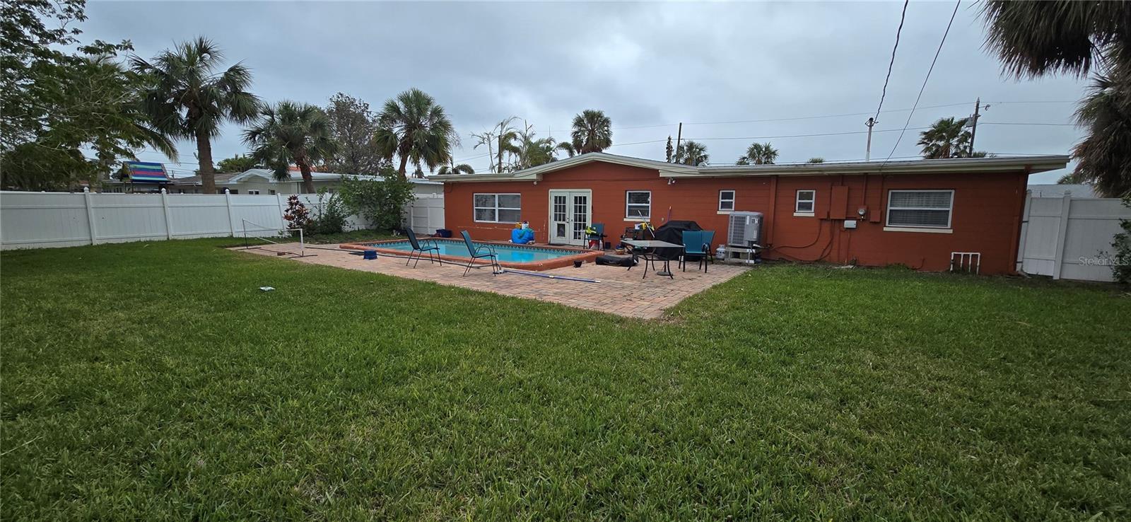 7063 S SHORE DR S, ST PETERSBURG, FL, 33707