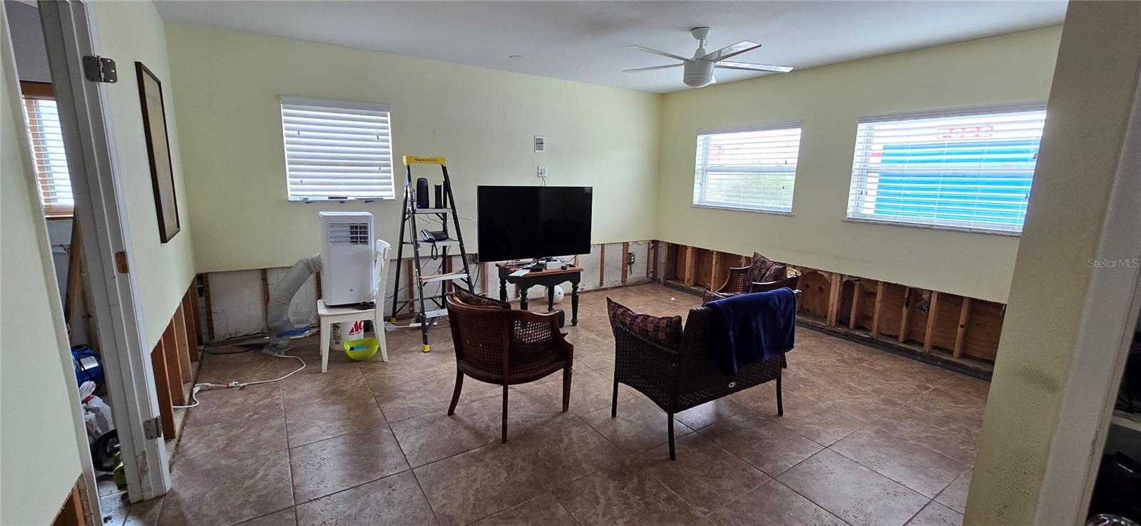 7063 S SHORE DR S, ST PETERSBURG, FL, 33707
