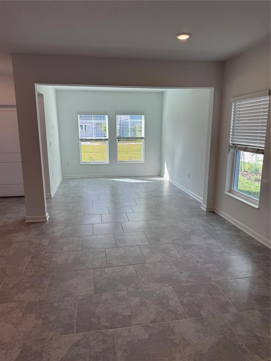 EVERBE, ORLANDO, FL, 32829