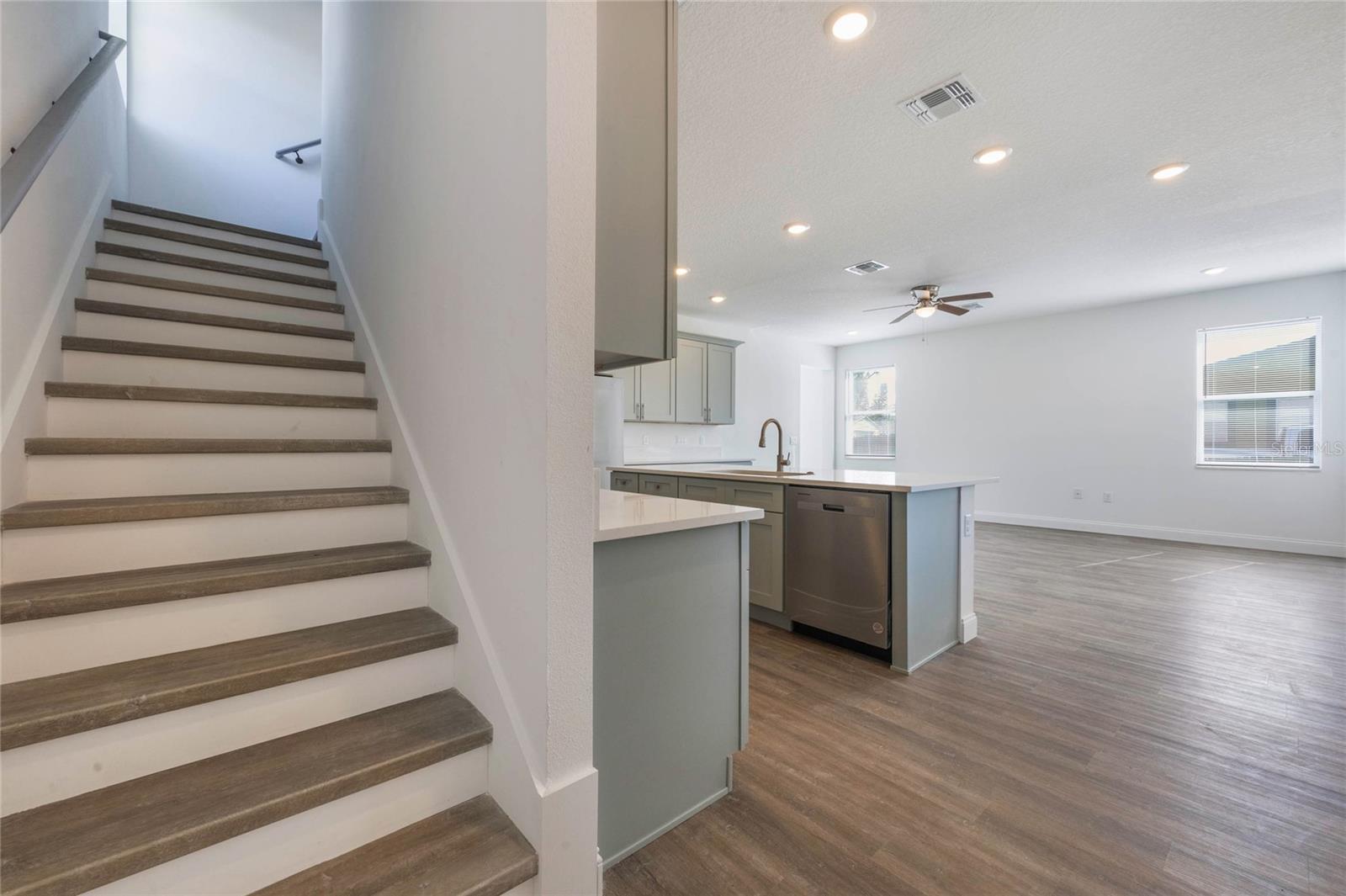 1707 MERTHIE DR, SANFORD, FL, 32771