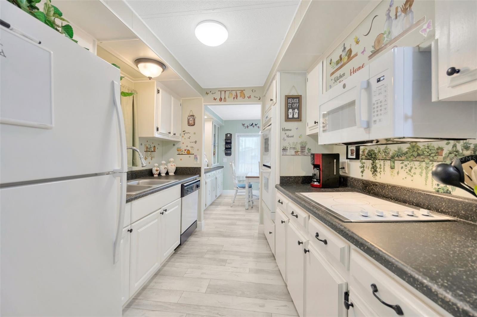 7406 WESTERN CIRCLE DR, BROOKSVILLE, FL, 34613