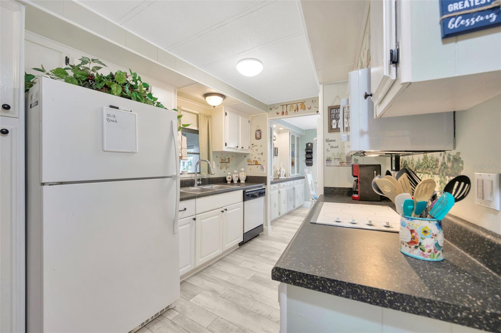 7406 WESTERN CIRCLE DR, BROOKSVILLE, FL, 34613