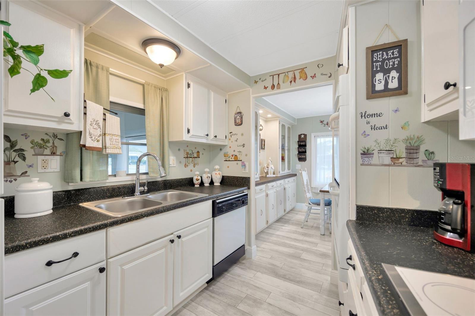 7406 WESTERN CIRCLE DR, BROOKSVILLE, FL, 34613