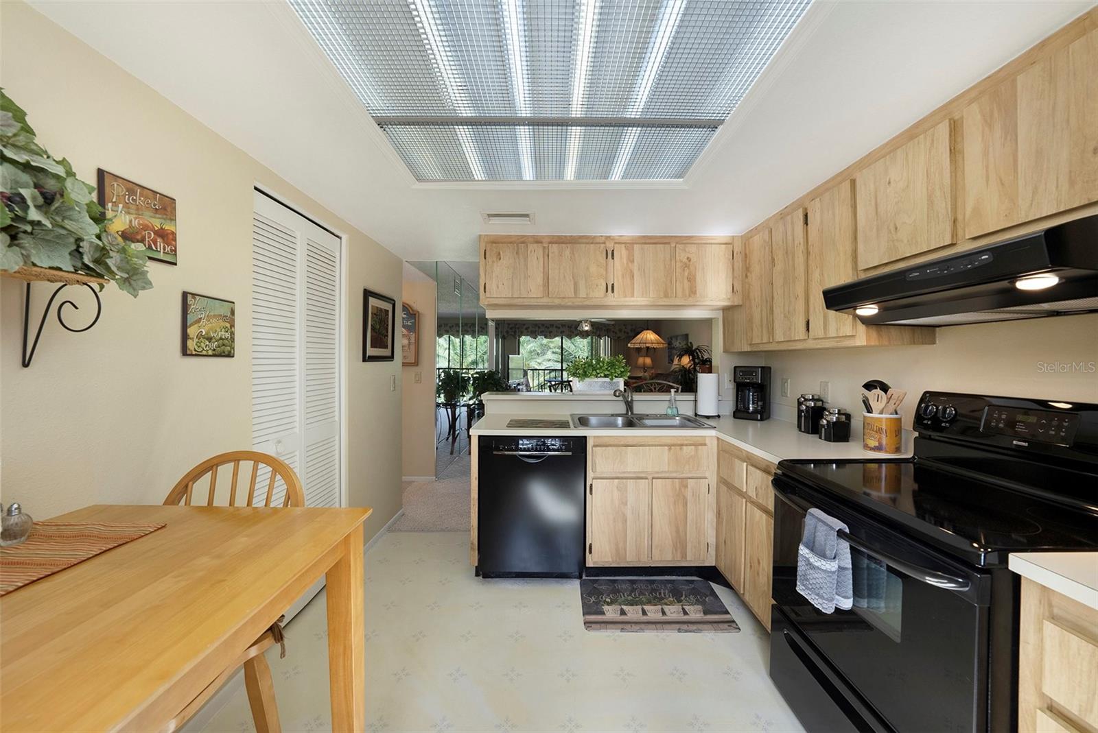 124 W CYPRESS CT, OLDSMAR, FL, 34677