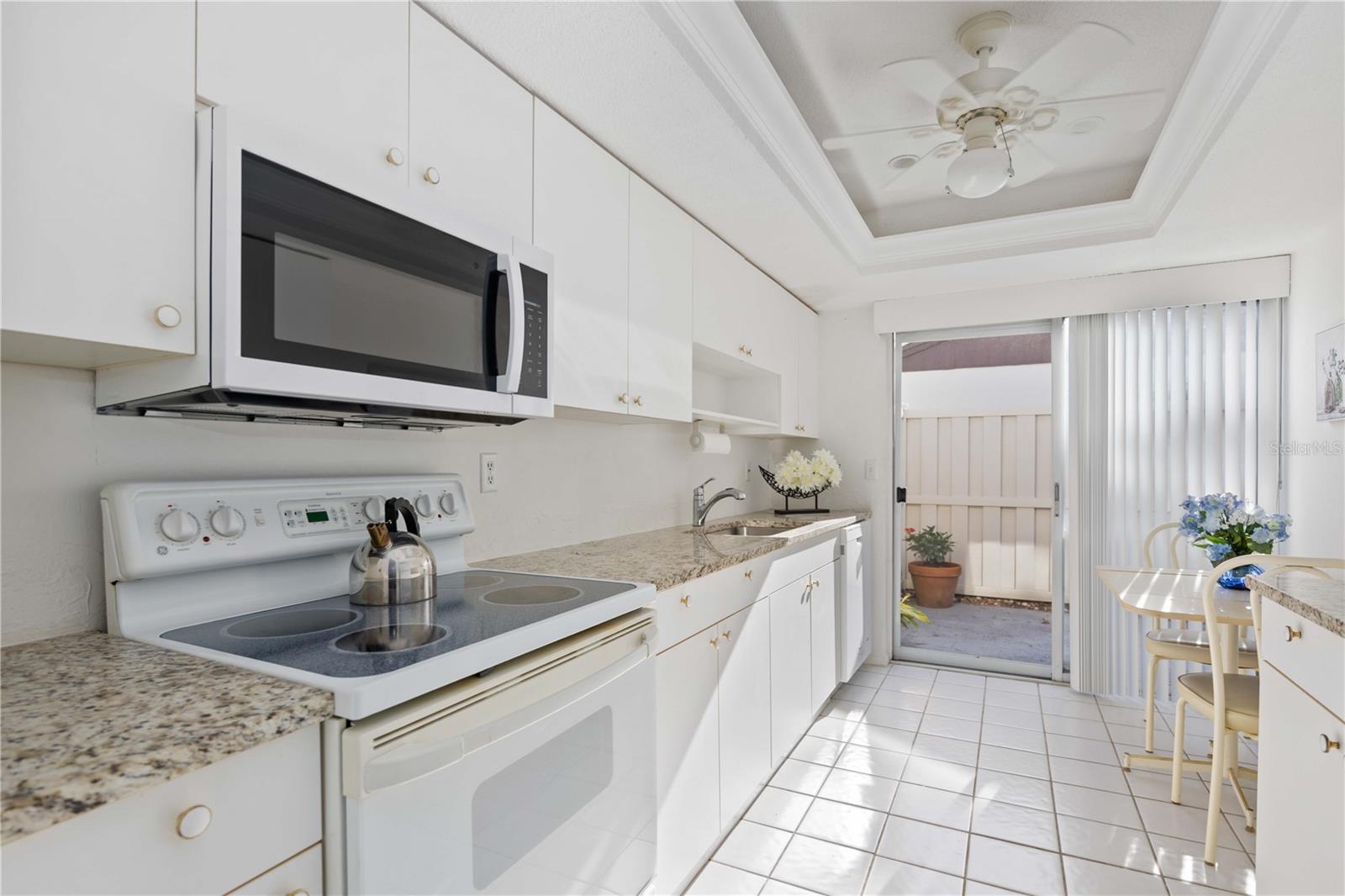 3530 TREE LINE DR #4, SARASOTA, FL, 34231