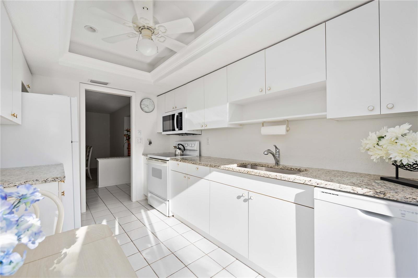 3530 TREE LINE DR #4, SARASOTA, FL, 34231