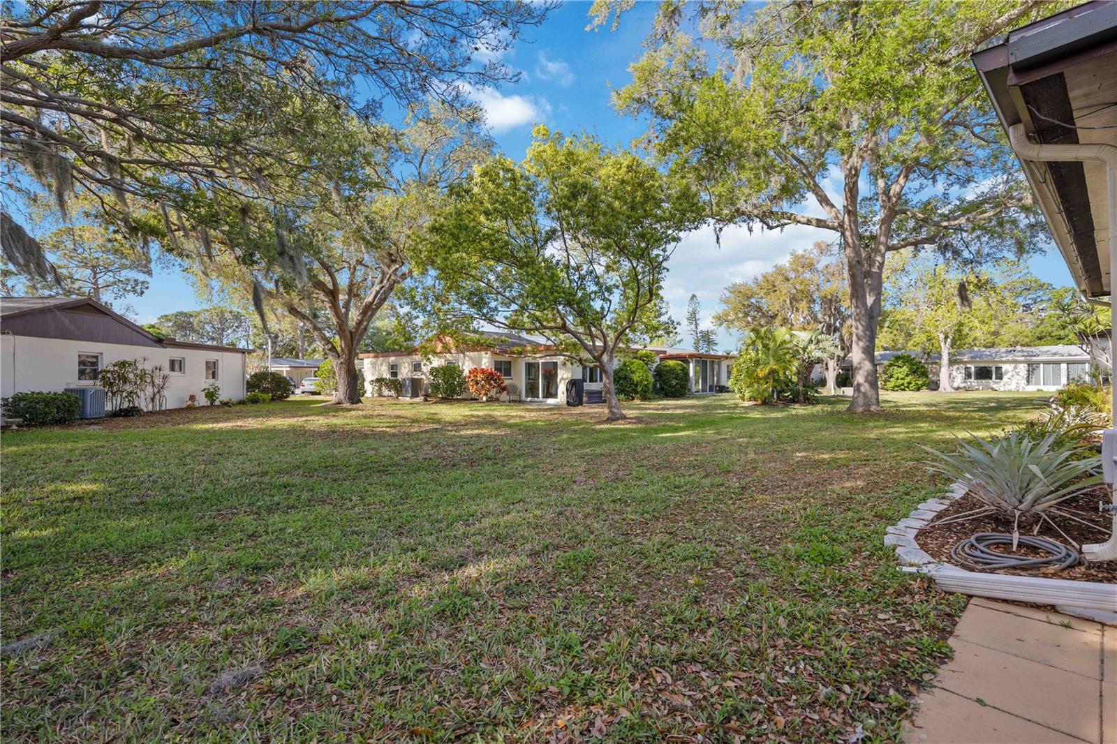 3530 TREE LINE DR #4, SARASOTA, FL, 34231