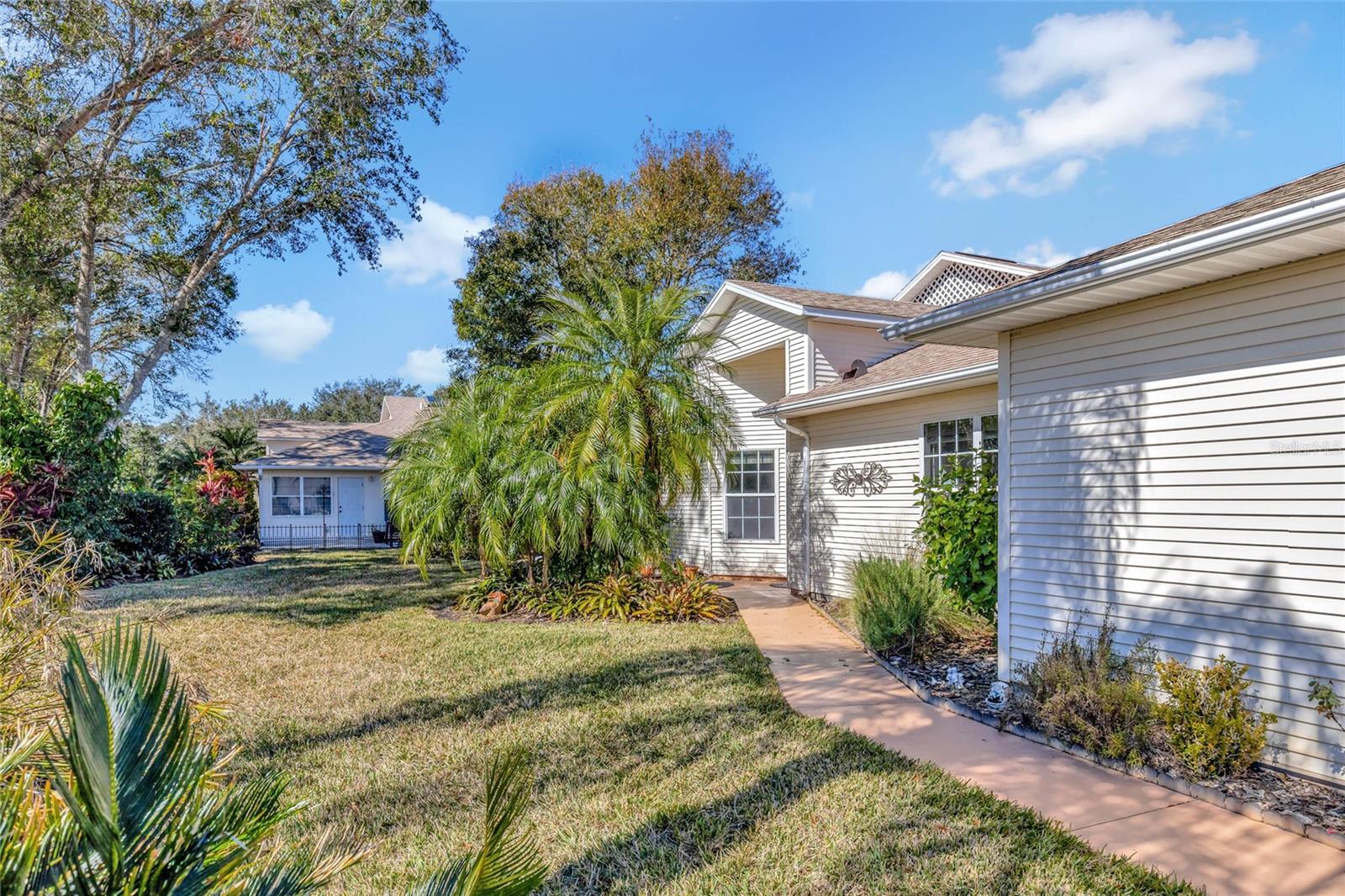 26607 RACQUET CIR, LEESBURG, FL, 34748