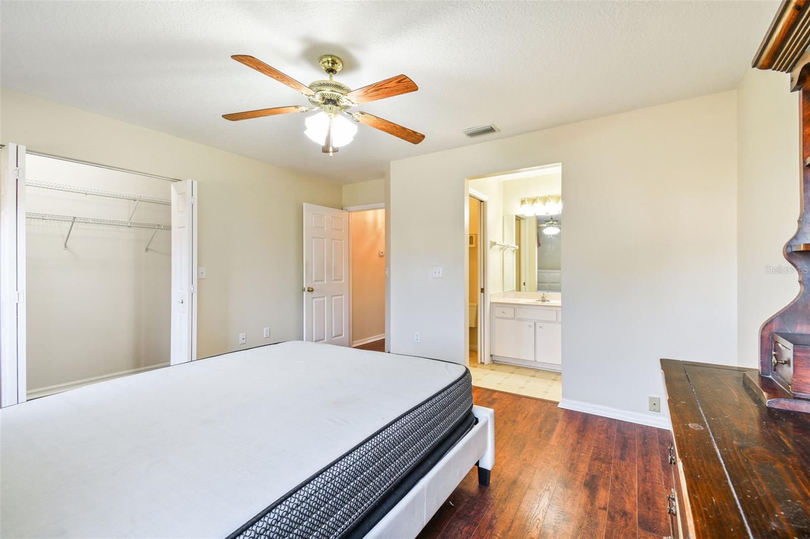 37401 WEDGEWOOD DR, ZEPHYRHILLS, FL, 33542