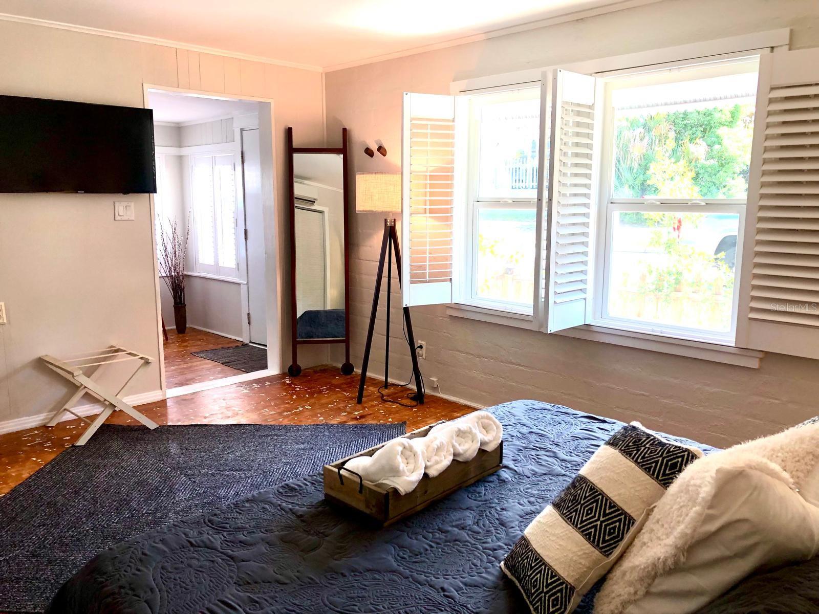 311 N BAKER ST, MOUNT DORA, FL, 32757