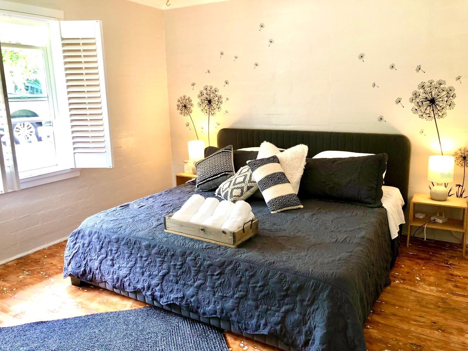 311 N BAKER ST, MOUNT DORA, FL, 32757