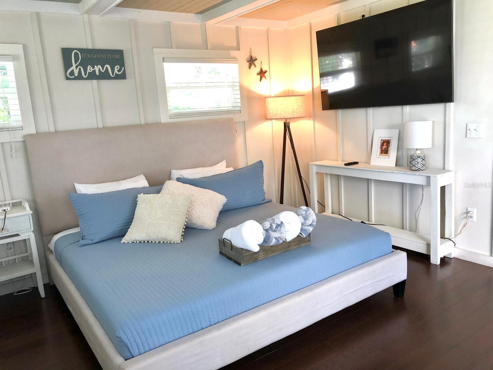 311 N BAKER ST, MOUNT DORA, FL, 32757