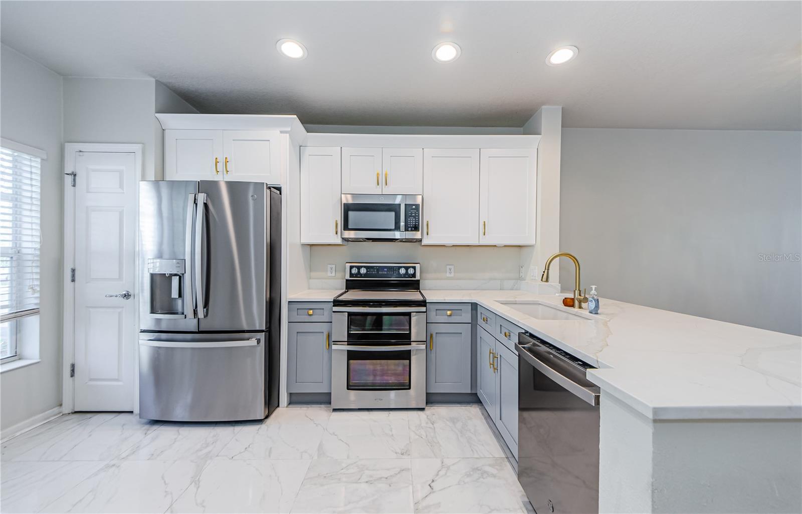 10425 WESTPARK PRESERVE BLVD, TAMPA, FL, 33625