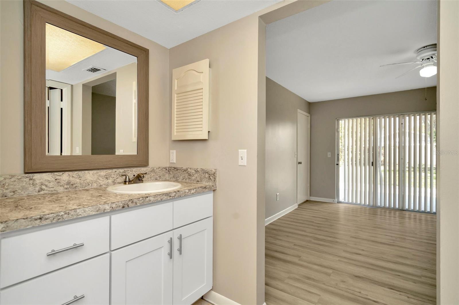 5205 LANDSMAN AVE, TAMPA, FL, 33625