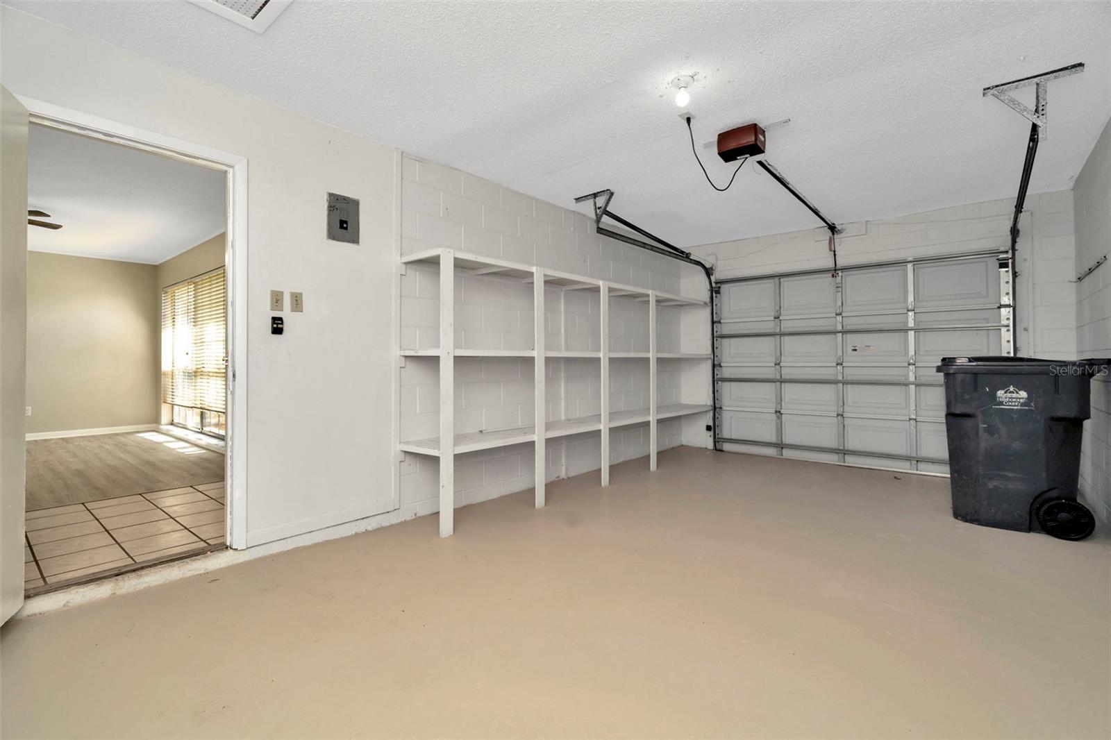 5205 LANDSMAN AVE, TAMPA, FL, 33625