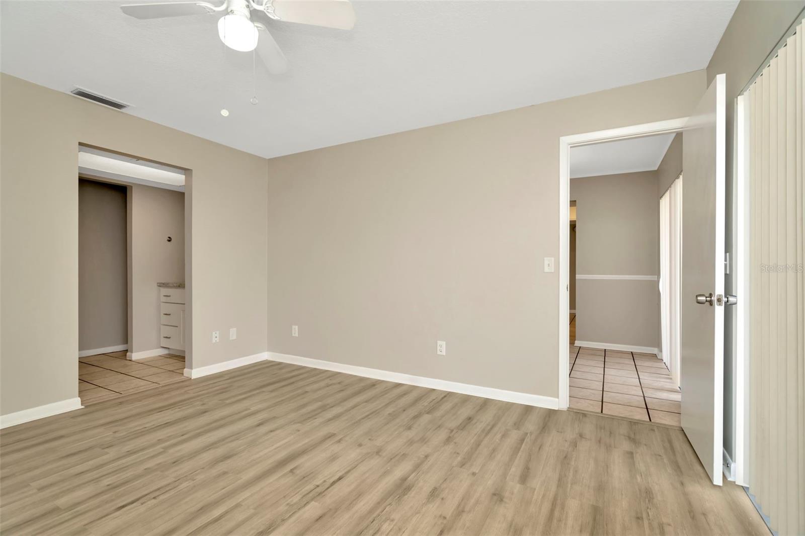 5205 LANDSMAN AVE, TAMPA, FL, 33625