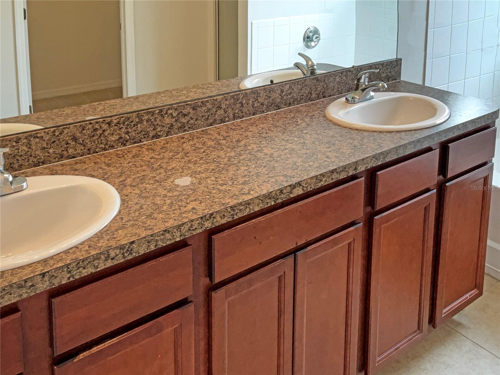 562 VISTA RIDGE DR, RUSKIN, FL, 33570