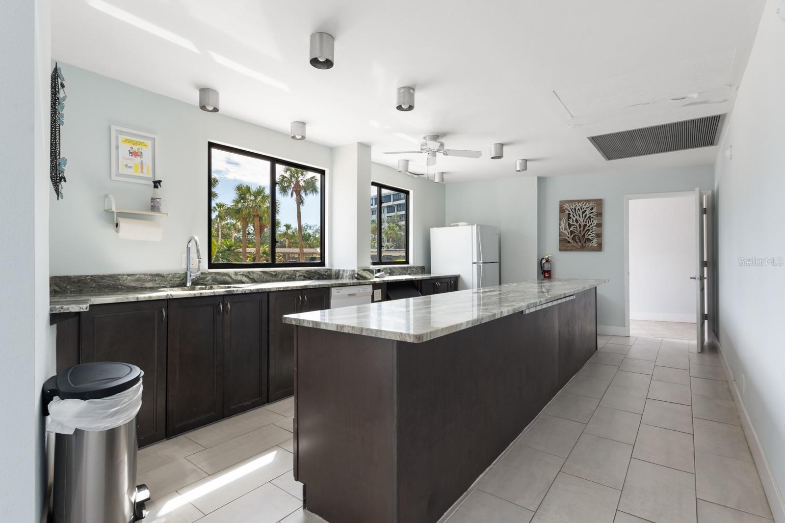 5855 MIDNIGHT PASS RD #520, SARASOTA, FL, 34242