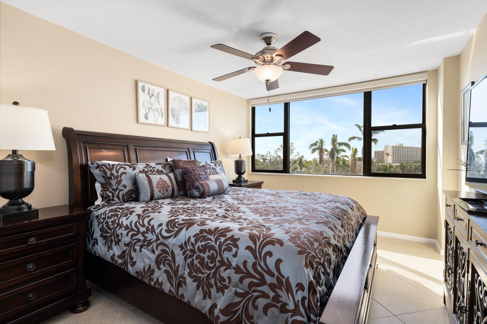 5855 MIDNIGHT PASS RD #520, SARASOTA, FL, 34242