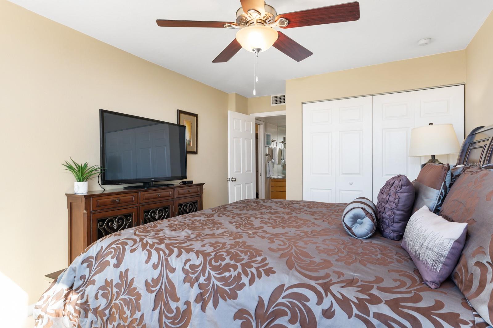 5855 MIDNIGHT PASS RD #520, SARASOTA, FL, 34242