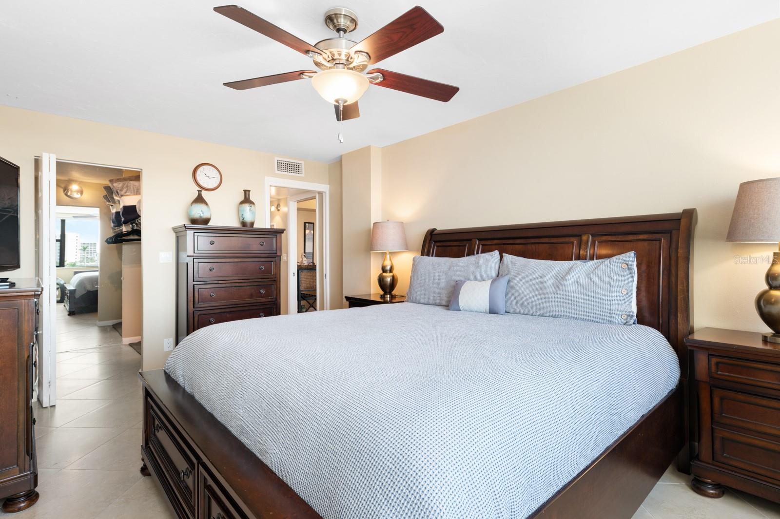 5855 MIDNIGHT PASS RD #520, SARASOTA, FL, 34242