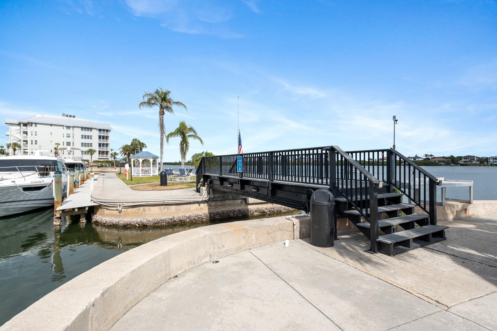 5855 MIDNIGHT PASS RD #520, SARASOTA, FL, 34242