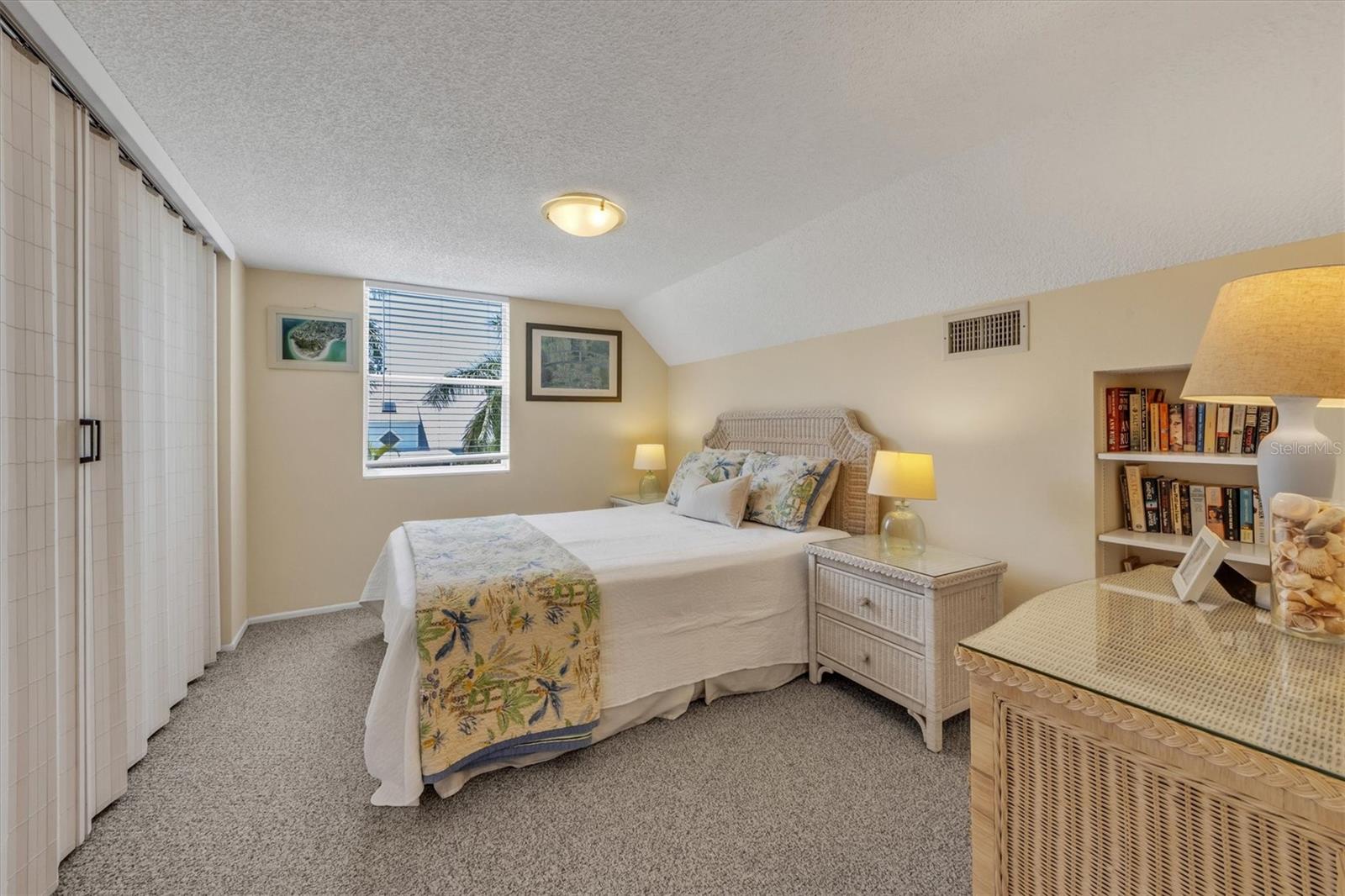 235 64TH ST, HOLMES BEACH, FL, 34217