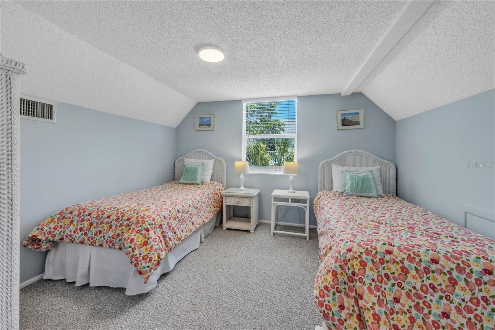 235 64TH ST, HOLMES BEACH, FL, 34217