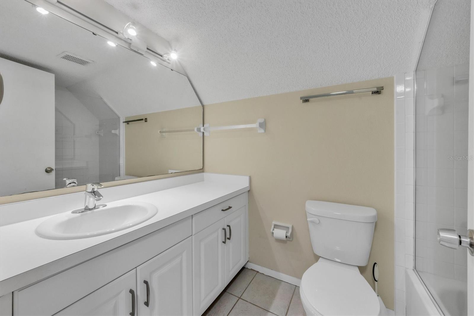 235 64TH ST, HOLMES BEACH, FL, 34217