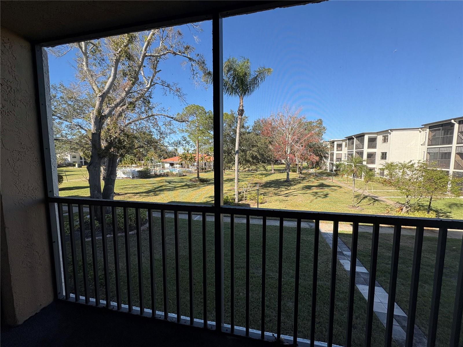 4910 BAY ST NE #204, ST PETERSBURG, FL, 33703