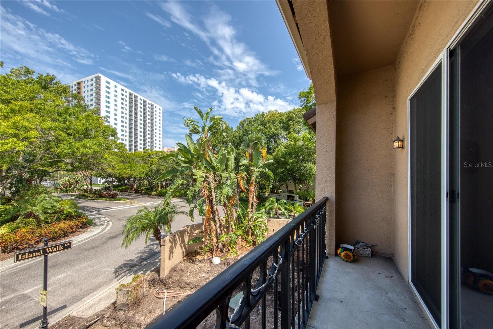 610 ARBOR LAKE LN, TAMPA, FL, 33602