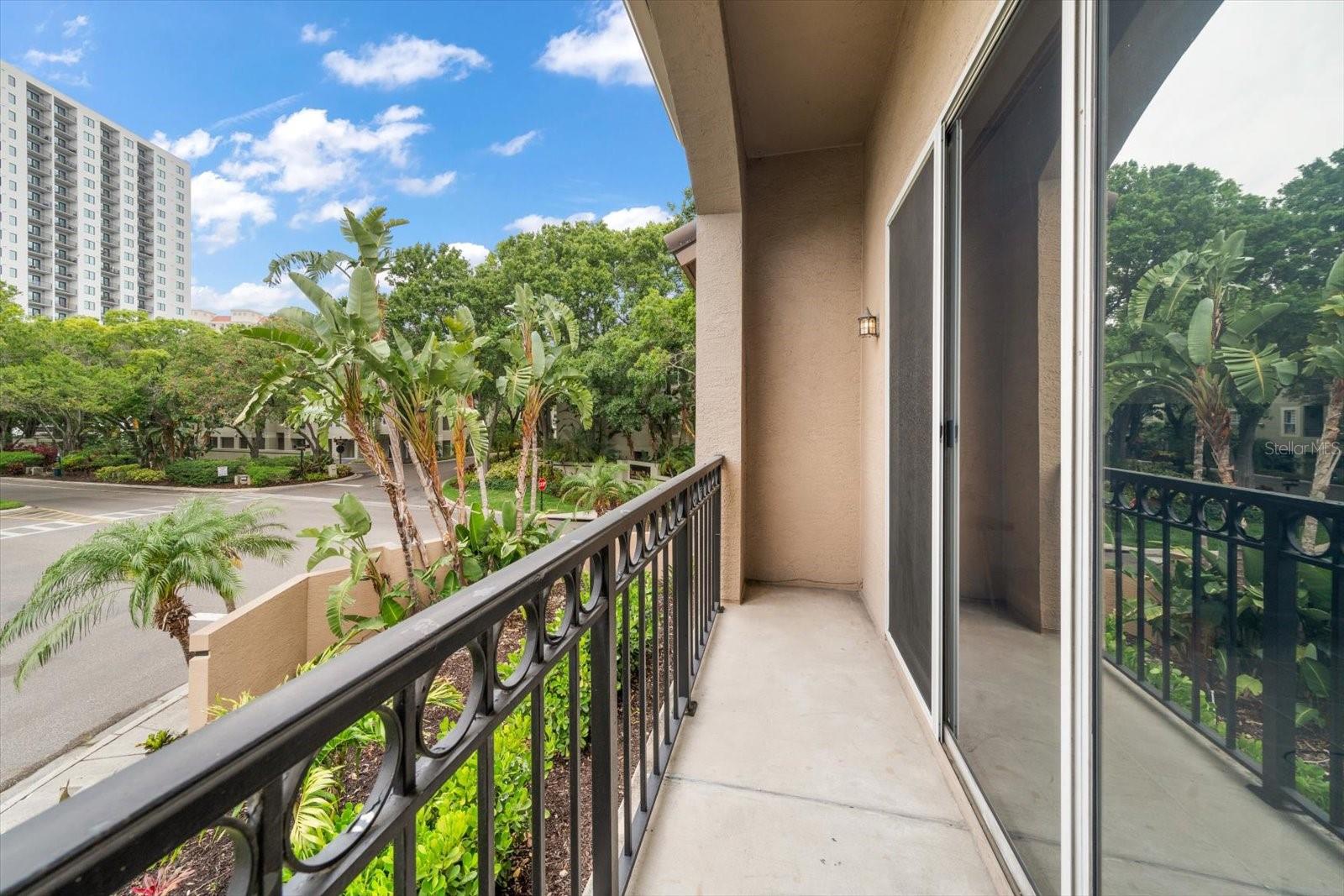 610 ARBOR LAKE LN, TAMPA, FL, 33602