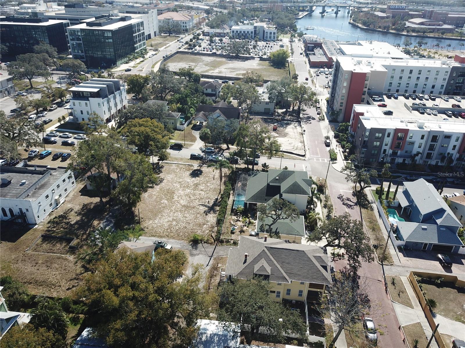 205 W ROSS AVE, TAMPA, FL, 33602