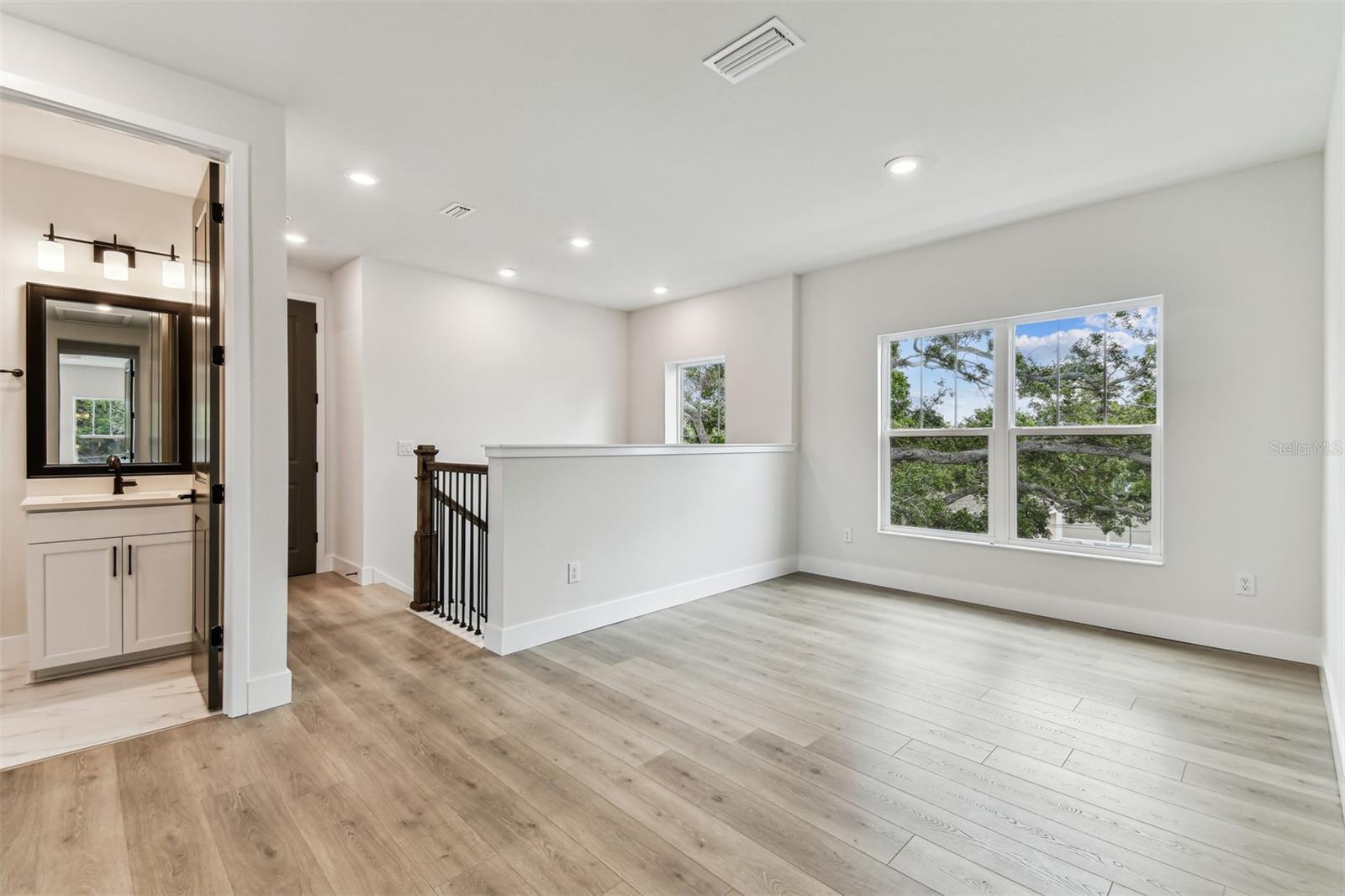 441 42ND AVE NE, ST PETERSBURG, FL, 33703