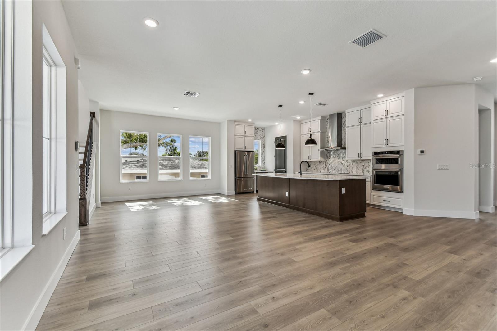 441 42ND AVE NE, ST PETERSBURG, FL, 33703
